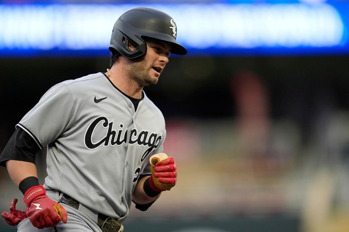 Benintendi’s two-HR, four-hit day propels White Sox past Twins