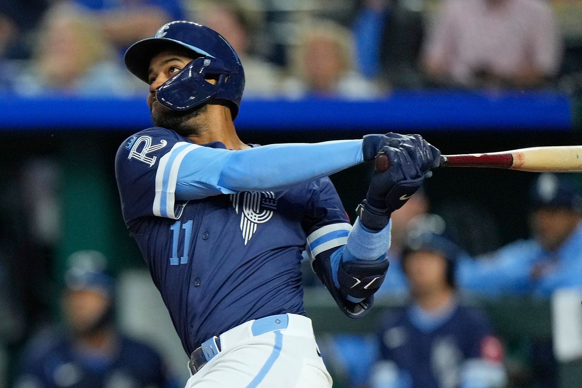 Garcia’s two-run homer and Wacha’s strong outing lift Royals over Twins 2-1