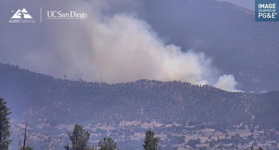 Wildfire prompts mandatory evacuations in Tollhouse area