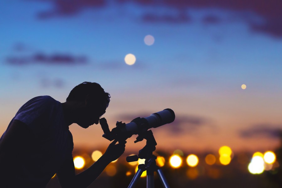 Stargazing event along the Kings River offers a unique summer outing