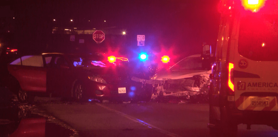 2 hospitalized after suspected DUI crash in northwest Fresno