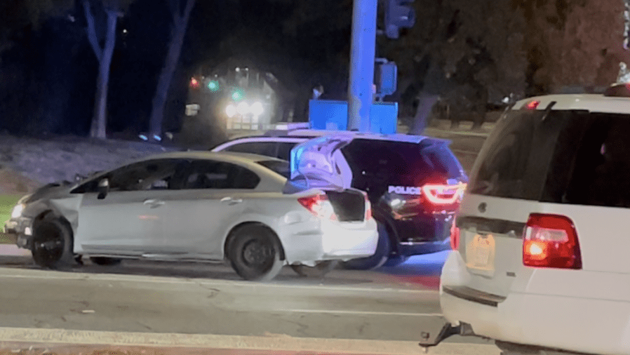 Bank robbery suspect crashes into driver while trying to evade Fresno PD chopper: PD