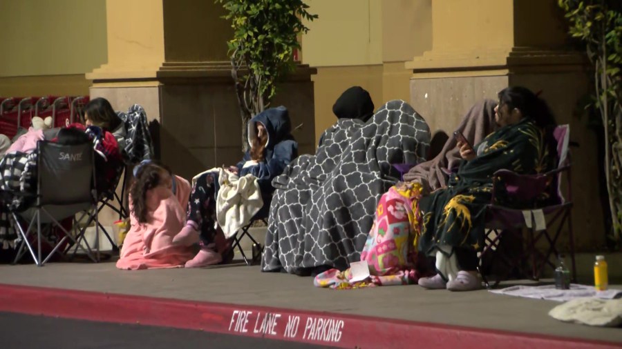 Tote bag promise brings long lines outside this Target in Fresno