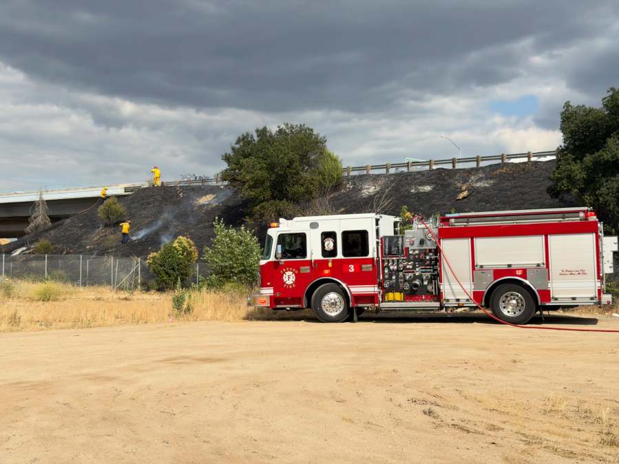 Crews fight fire along Hwy 180 in Fresno